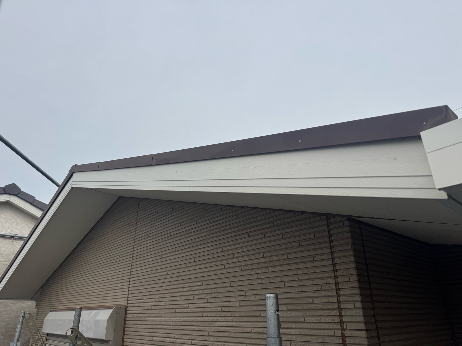 破風鼻隠し塗装 施工前