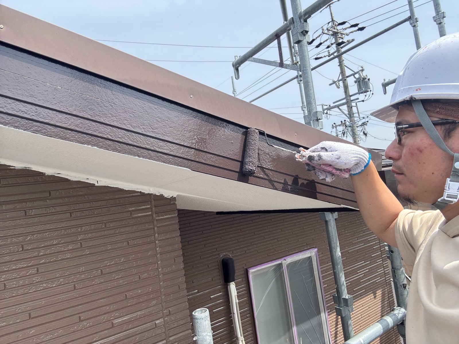 破風鼻隠し塗装 上塗り 2回塗り 施工中