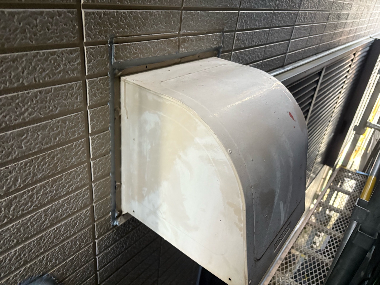 換気フード塗装 施工前