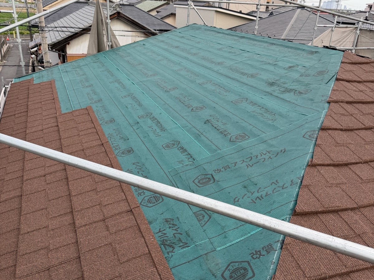 屋根工事 カバー工法 セネター 屋根取付 施工中