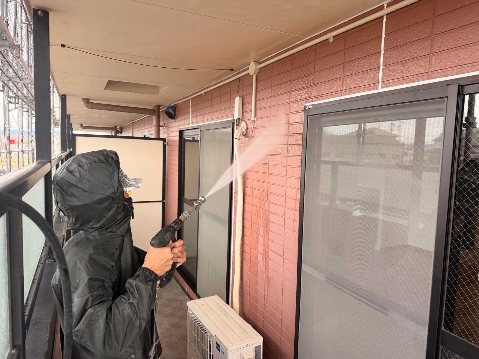高圧洗浄 施工中