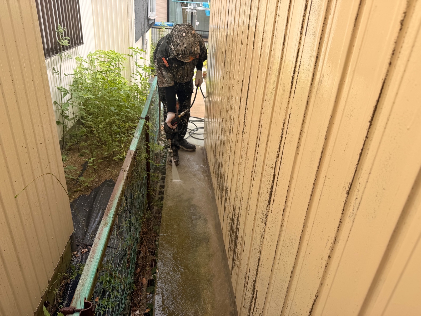 高圧洗浄　施工中