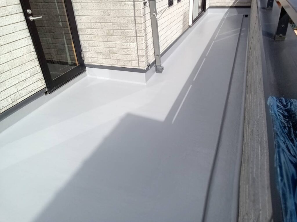 バルコニー防水工事　FRP　施工後